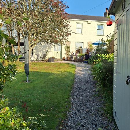 Redmoor Apartment Saint Day Exterior photo